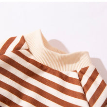 Carregar imagem no visualizador da galeria, Macacão Listrado Pequeno Ursinho