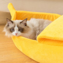 Carregar imagem no visualizador da galeria, Banana Bed - Cama de Gato e Cachorro Estilo Banana
