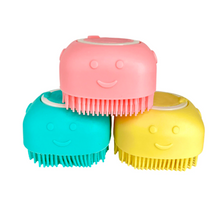 Carregar imagem no visualizador da galeria, Escova Massageadora de Banho Para Pets - PetBrush
